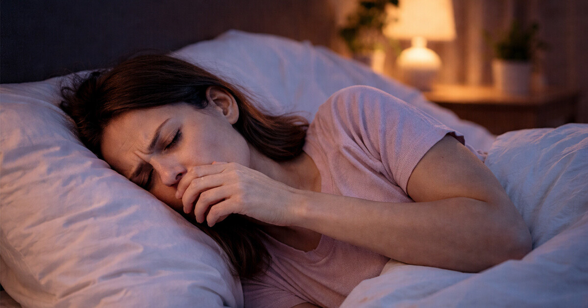 Tuse nocturnă: de ce se accentuează noaptea și ce poți face